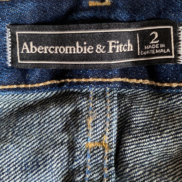 Abercrombie & Fitch denim skirt. - Picture 3 of 6